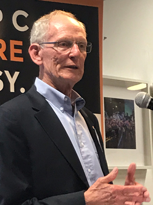 Dr Bob Batey delivering the 2019 Audrey Lamb Community Lecture