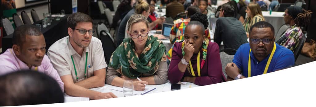 Group around a table INHSU